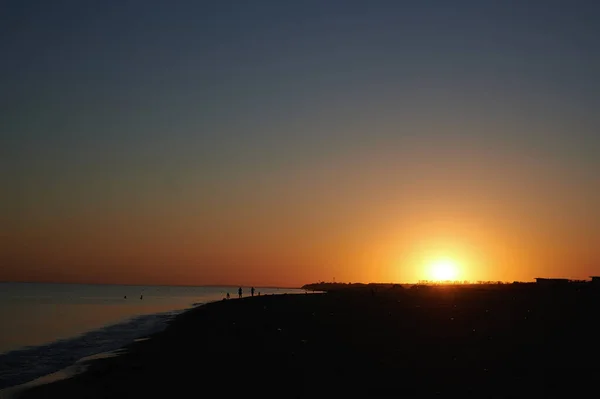 Coucher de soleil sur la plage, ligne de plage, mer noire, fond, fond de texte — Photo