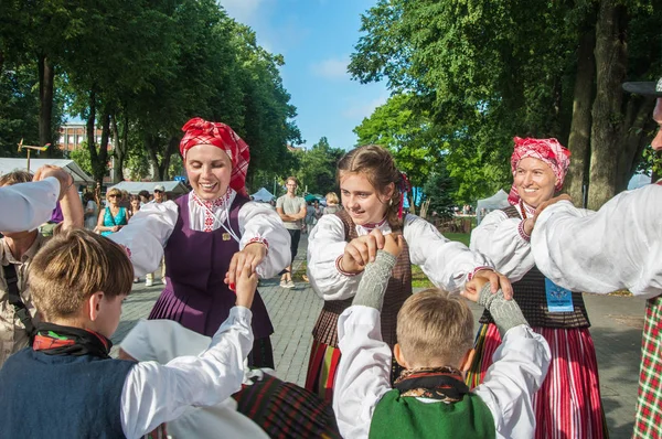 Klaipeda Litvánia Július 2018 Litván Népi Együttes Nemzetközi Folklór Fesztivál — Stock Fotó