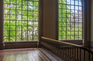 Güzel büyük klasik windows İngiliz Sarayı