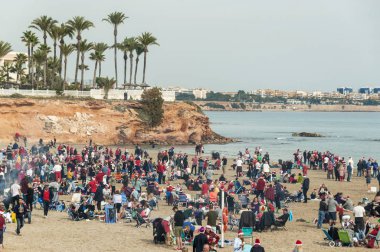 12/25/2018. Fotoğraf la zenia Halk Plajı torrevieja Noel günü içinde insan büyük bir kalabalık. İspanya  