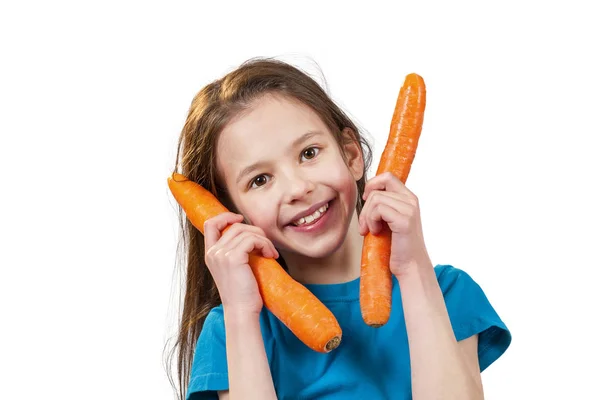 愉快的微笑的孩子与蔬菜 被隔绝的在白色 — 图库照片