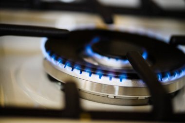 Doğal gaz mutfak gaz sobası yakan