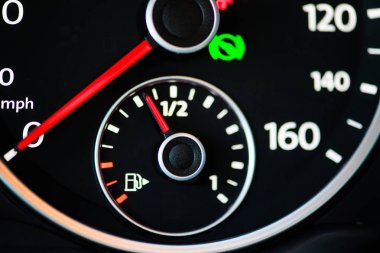 Arabadaki hız göstergesi