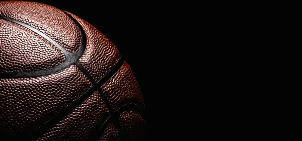 Μπάλα μπάσκετ σε μαύρο φόντο. — Φωτογραφία Αρχείου