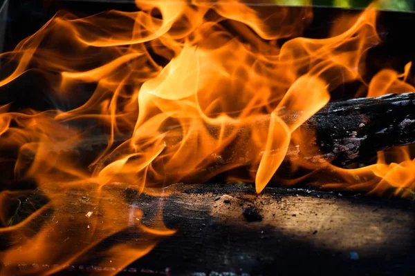 Burning wood — Stock Photo, Image