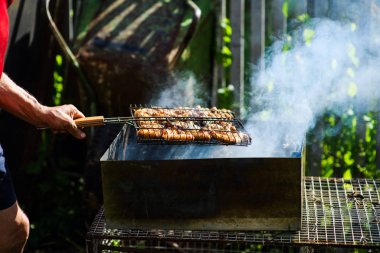 Izgara baharatlı tavuk budu
