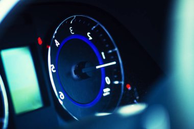 Arabadaki hız göstergesi