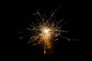 Karanlıkta parlayan Sparks