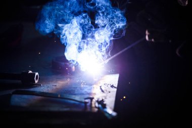 Kıvılcımlı kaynak çeliği