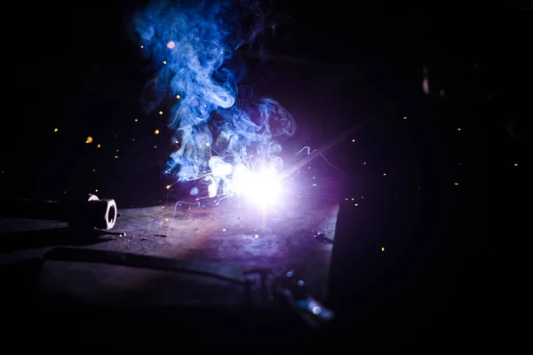 Welding steel with sparks — Stock Photo, Image