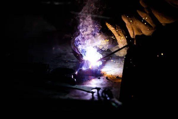 Welding steel with sparks — Stock Photo, Image