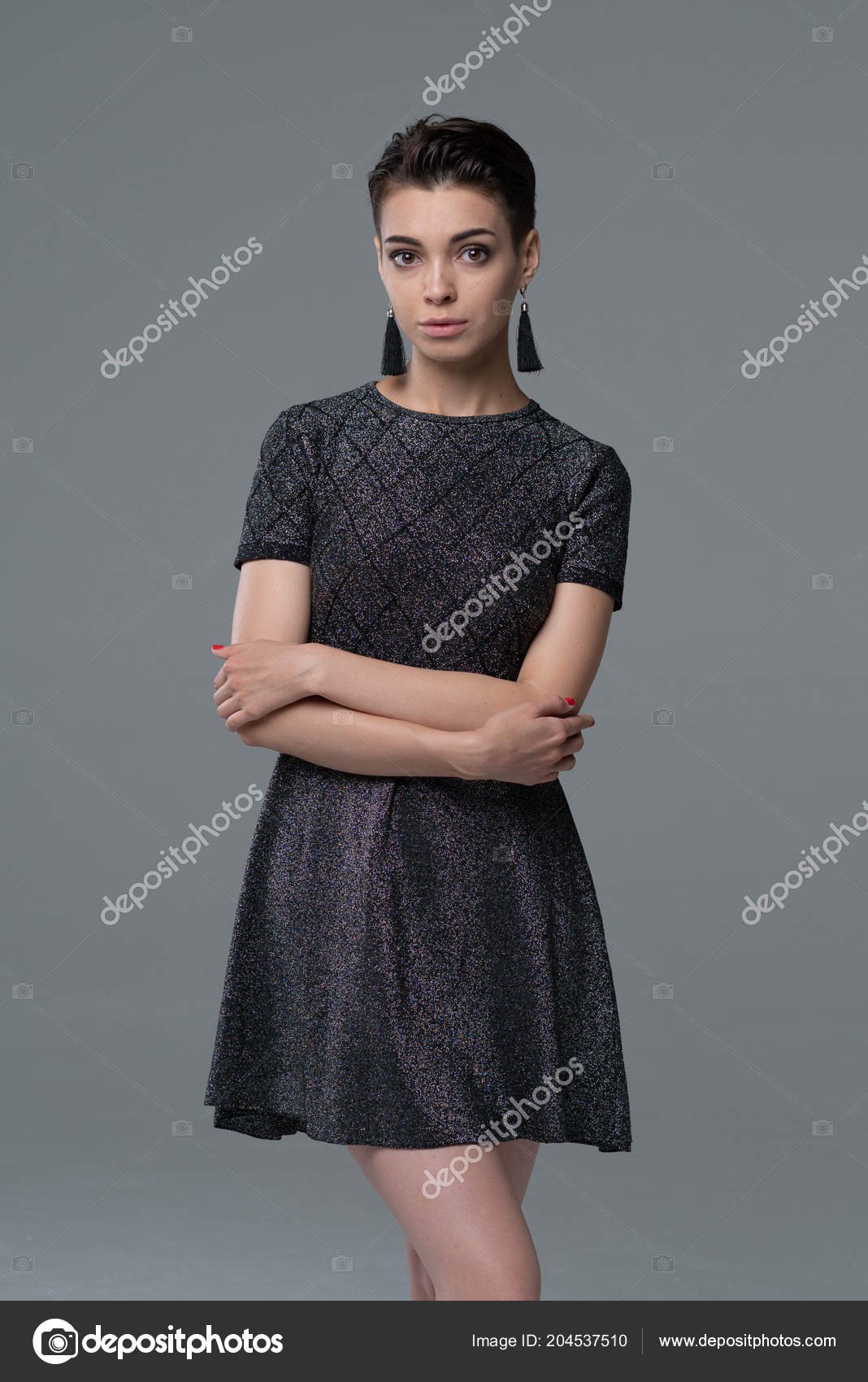 https://st4.depositphotos.com/10086424/20453/i/1600/depositphotos_204537510-stock-photo-young-beautiful-girl-posing-studio.jpg
