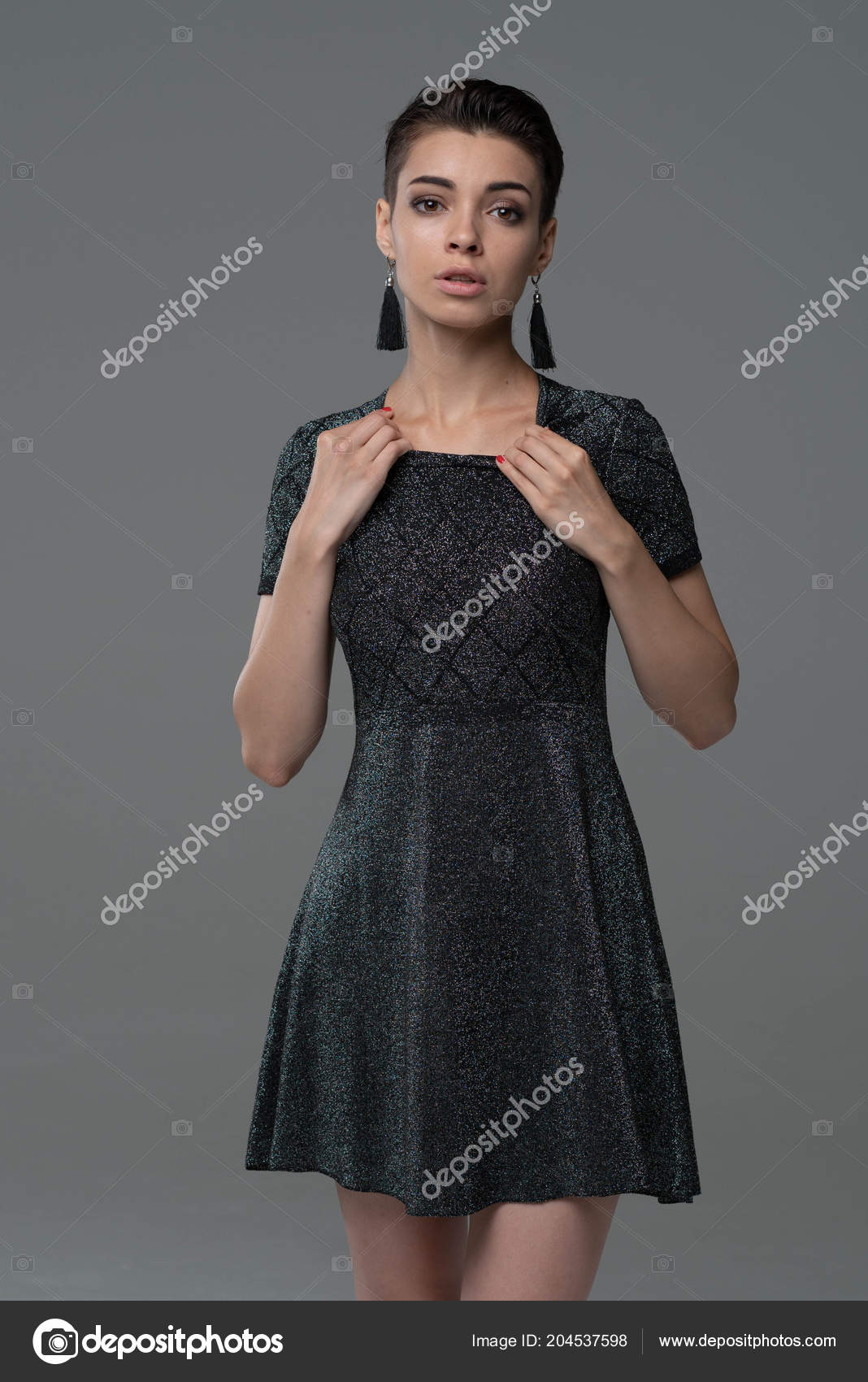 https://st4.depositphotos.com/10086424/20453/i/1600/depositphotos_204537598-stock-photo-young-beautiful-girl-posing-studio.jpg