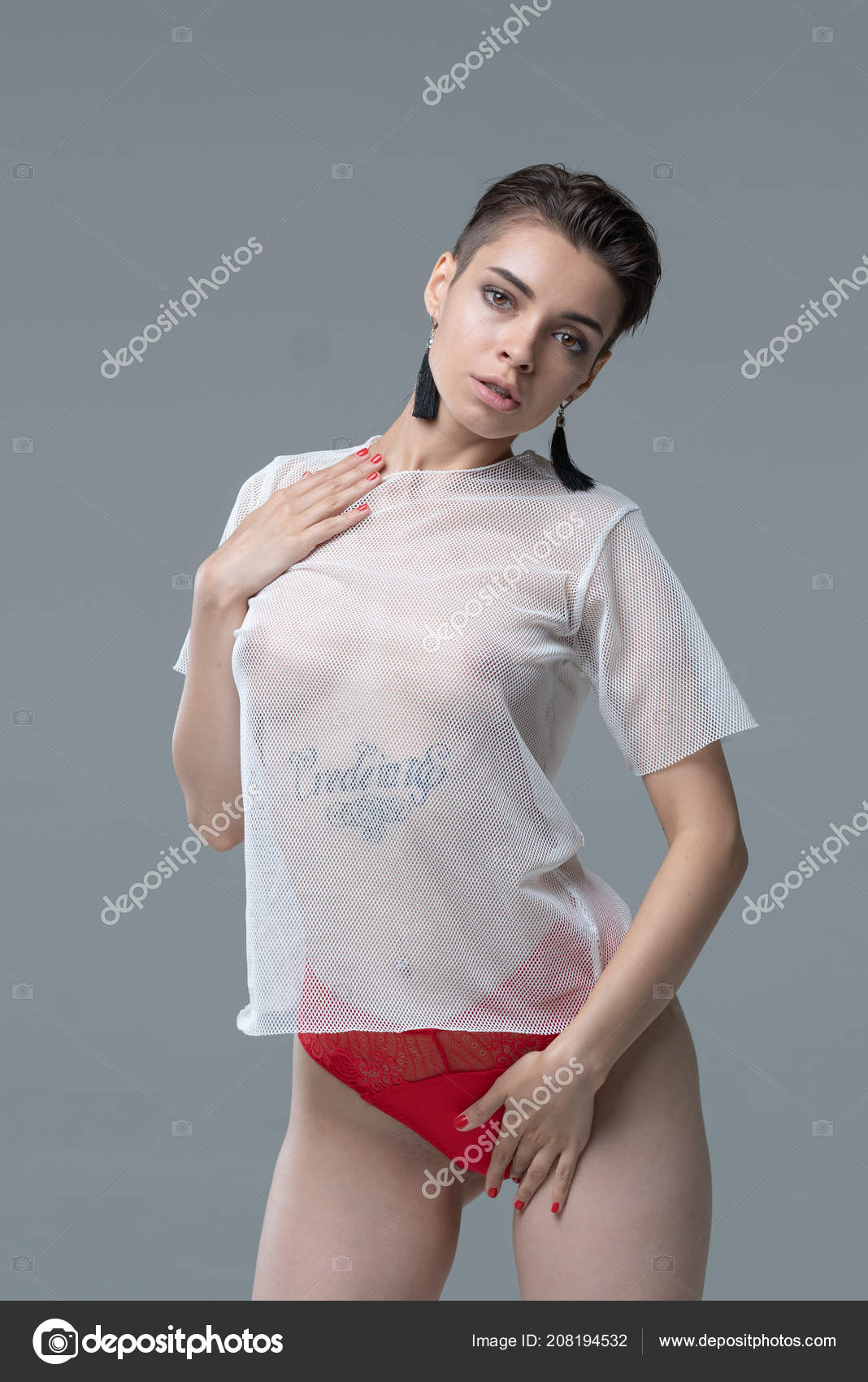 https://st4.depositphotos.com/10086424/20819/i/1600/depositphotos_208194532-stock-photo-young-beautiful-girl-posing-studio.jpg