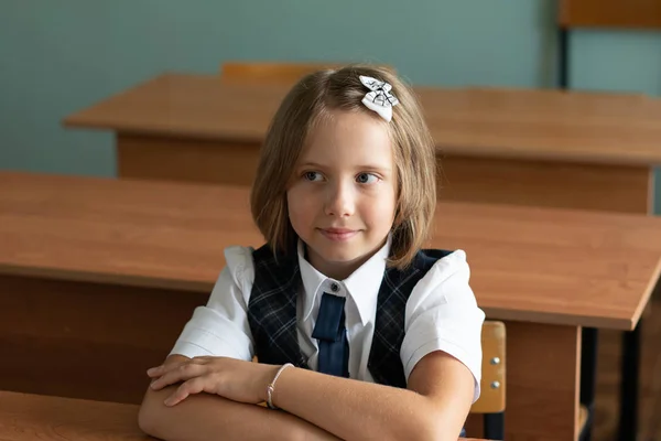 Year Old Girl Sits School Desk — Stock Photo, Image