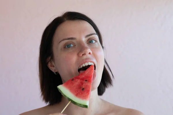 Retrato Una Chica Con Una Rebanada Sandía — Foto de Stock