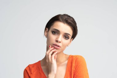 stüdyoda bir kızın portresi