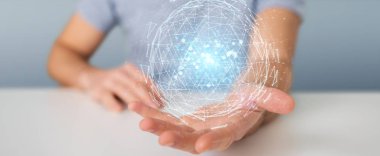 İşadamı dijital üçgen küre hologram 3d render patlayan kullanarak arka plan bulanık üzerinde