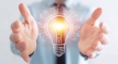 İşadamı yenilenebilir çevre ampul kroki holding arka plan bulanık üzerinde