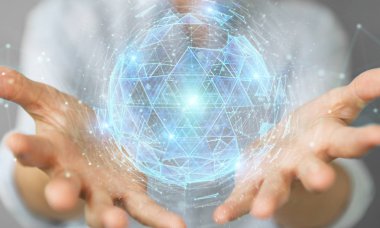 İşkadını dijital üçgen küre hologram 3d render patlayan kullanarak arka plan bulanık üzerinde