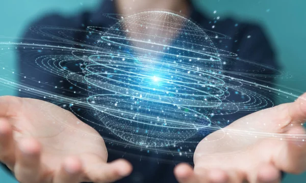 İşkadını dijital küre bağlantısı hologram 3B oluşturmayı kullanarak arka plan bulanık üzerinde