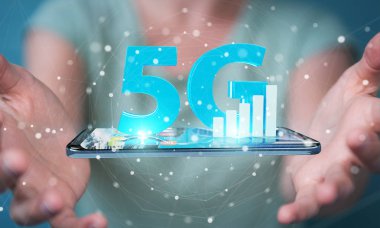 İşkadını 5 g ağ istimal hareket eden telefon 3d render ile arka plan bulanık üzerinde