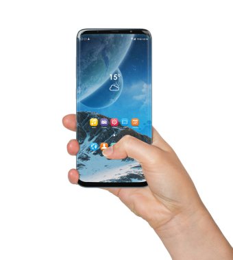 Modern smartphone 3d render beyaz arka plan üzerinde tutan izole kadın el