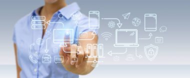 İşkadını teknik cihazlar ve simgeler ince çizgi arabirimini kullanarak arka plan bulanık üzerinde