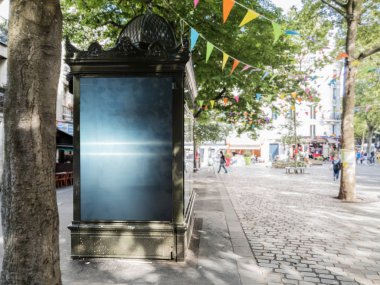 Açık gazete kiosk reklam panoda Paris Sokağı