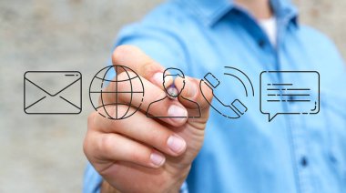 İşadamı arka plan bulanık çizim ince bir çizgi üzerinde bağlantı simgesi