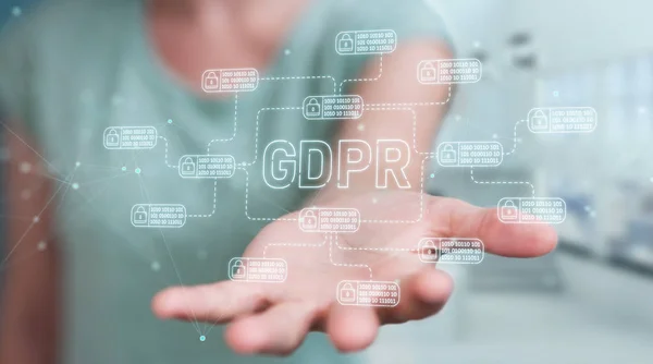 Gdpr 인터페이스와 그녀의 자료를 흐리게에 사업가 — 스톡 사진