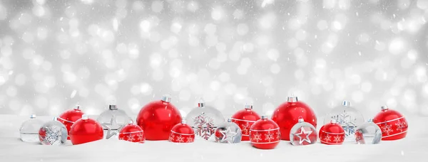 Rood Zilver Kerstballen Grijze Achtergrond Rendering — Stockfoto