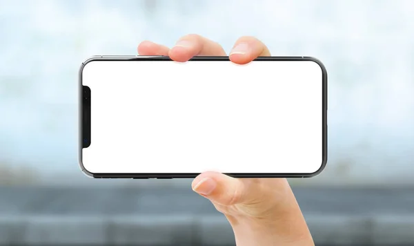 Kvinnan Handen Håller Modern Smatphone Mockup Gatan Bakgrund — Stockfoto