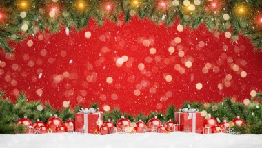 Kırmızı Noel baubles ve 3d render kırmızı zemin üzerine dizilmiş hediyeler