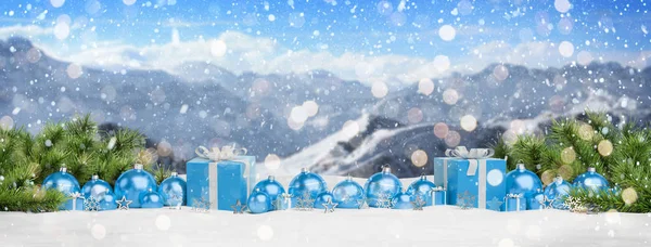 Regalos Navidad Azul Adornos Alineados Fondo Montaña Renderizado —  Fotos de Stock