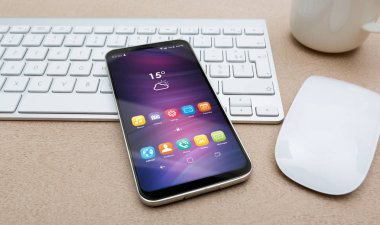 Çalışma alanı ile modern cep telefonu mockup