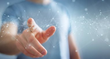 Nokta ile yüzen dijital ağ bağlantılarını kullanan işadamı