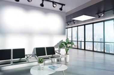 Büyük pencereler ve güneş pas ile bekleme odası mockup boş duvar