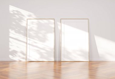 Ahşap zemin ile parlak beyaz iç yaslanmış ahşap çerçeve 