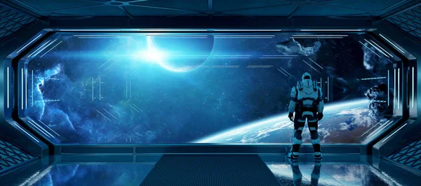 Космонавт в футуристическом космическом корабле наблюдает за пространством через большой — стоковое фото