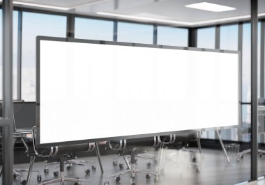 Ofis camında asılı beyaz panoramik çerçeve. Modern şirket içinde bir reklam panosunun maketi.