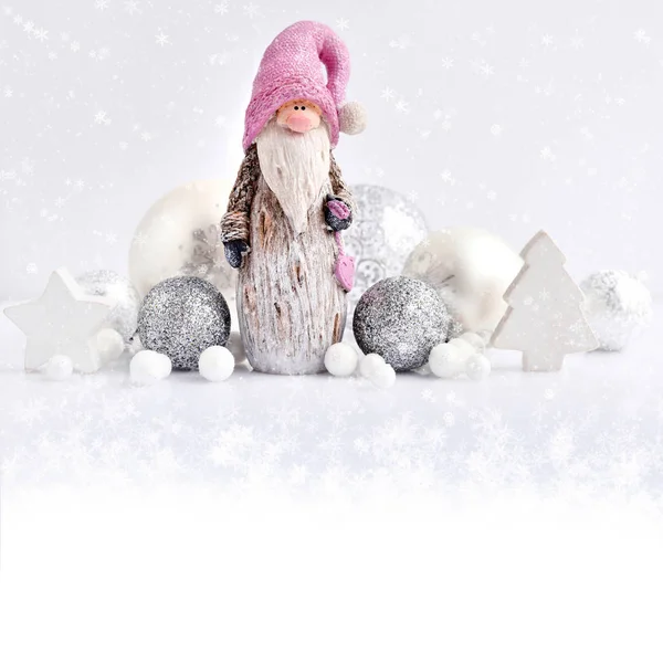 Weihnachtskomposition Mit Gnome Und Festlicher Dekoration Auf Weißem Hintergrund Neujahrsgrußkarte — Stockfoto