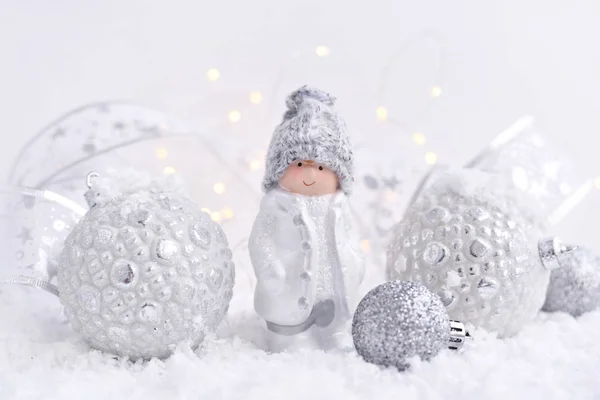 Composição Natal Com Uma Figura Menino Decorações Festivas Neve Cartão — Fotografia de Stock