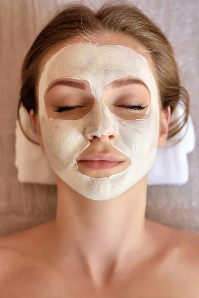 Belle Fille Avec Masque Argile Sur Son Visage Masque Cosmétique — Photo