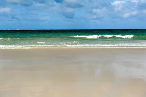 Pláž Krásný Tropický Oceán Nebe Moře — Stock fotografie