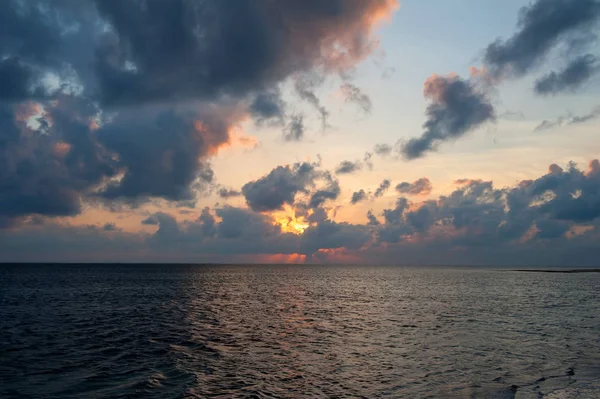 Vacker Tropisk Solnedgång Indiska Oceanen — Stockfoto
