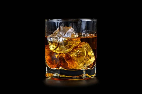 Verre Whisky Autre Alcool Avec Glace Cubique Sur Fond Noir — Photo