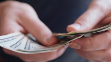 Birçok Amerikalı 20 dolarlık banknot 4 k sayma işadamı eller yavaş mo kapatın