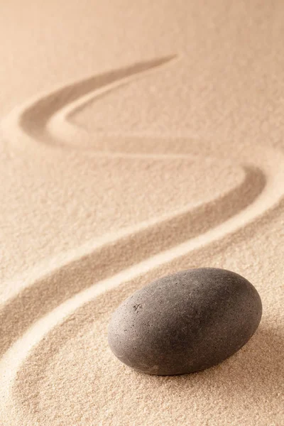 Zwarte Ronde Zen Meditatie Steen Voor Aandacht Concentratie Japanse Zand — Stockfoto