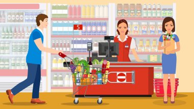 İnsanlar süpermarketten alışveriş yapıyor..